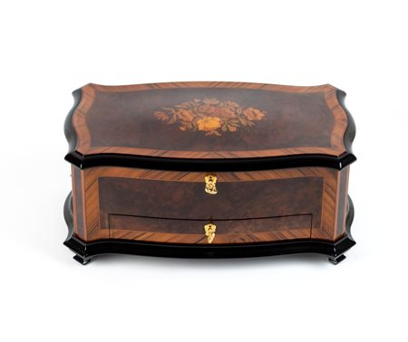 REUGE  
Carillon Reuge Music modello "La Dolce Vita" Svizzera, XX secolo
 Altezza x larghezza x profondità: 20 x 41 x 23 cm