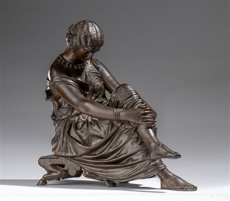 JAMES PRADIER (firma_di) (1790 - 1852) 
Scultura in bronzo raffigurante Saffo Francia, XIX secolo
 Altezza x larghezza x profondità: 35 x 35 x 17 cm 