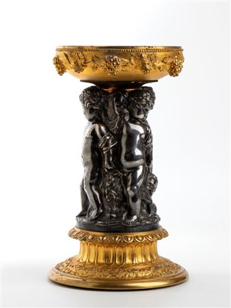  
Scultura in bronzo  XIX secolo
 Altezza x diametro: 24,5 x 13 cm. Peso: 3330 gr