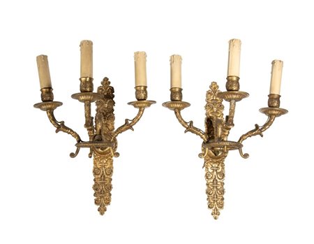  
Coppia applique in bronzo XIX secolo
 Altezza x larghezza x profondità: 39 x 29 x 29 cm