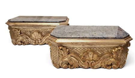  
Coppia di mensole da parete dorate con cassetti Italia, XIX secolo
 Altezza x larghezza x profondità: 23 x 56 x 33 cm