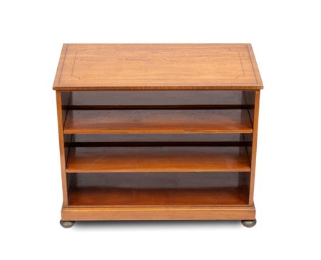  
Tavolino in satinwood Inghilterra, XX secolo
 Altezza x larghezza x profondità: 60 x 74 x 40 cm 