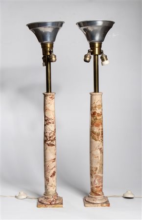  
Coppia di lampade in marmo brecciato 1950 circa
 Altezza x diametro: 84 x 13 cm