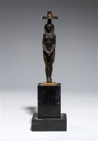  
Base di lampada da tavolo in stile Impero XIX secolo
 Altezza x larghezza x profondità: 26 x 7,5 x 7,5 cm