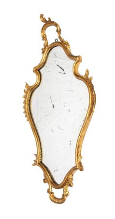  
Specchio dorato in stile Luigi XV XX secolo
 Altezza x larghezza: 130 x 72 cm 