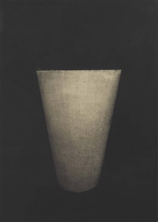 Marco Tirelli, Roma 1956, Senza titolo, (1989/90), Carbone su carta telata,...