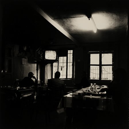 Virgilio Carnisio (1938)  - Milano, Via San Vincenzo 15 (Interno della Trattoria dei Capuccini), 1970