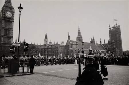 David Hurn (1934)  - Senza titolo (Palazzo di Westminster), 1965