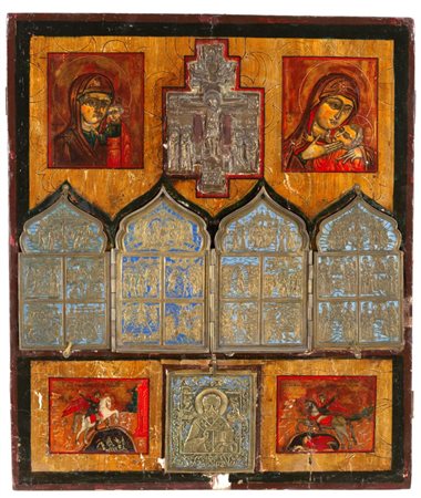  Complesso devozionale ortodosso (kiot) con skladen' da viaggio, croce e placche devozionali in bronzo - fine XIX secolo (circa 1880–1900)