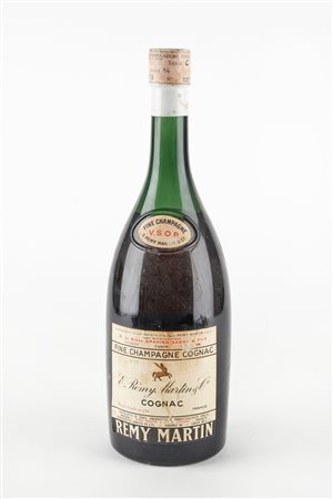 Remy Martin  
Rémy Martin VSOP Fine Champagne Cognac Anni 60/70
40% vol 1 BT 75 cl