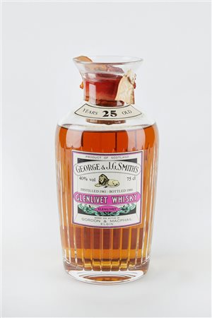 The Glenlivet - Gordon & MacPhail (Ballindalloch, 1824 - ) , (Elgin, 1895 - ) 
Glenlivet 25 Years Old 1961 1961
40% vol 1 BT 75 cl