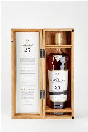 Macallan  
Macallan 25 Year Old Fine Oak 1984
43% vol 1 BT 70 cl