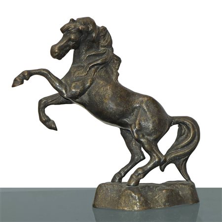 Cavallo in bronzo patinato bruno