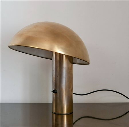 Franco Mirenzi  per Valenti Luce - Lampada da tavolo modello Vaga in ottone dorato, 1978