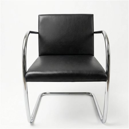 Mies van der Rohe   per Knoll - Poltrona modello Brno in pelle nera con struttura in acciaio cromato lucido