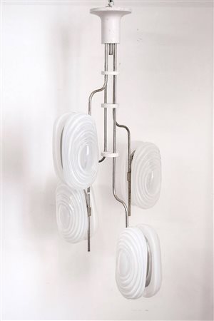 Lampadario vintage con struttura in metallo cromato e diffusori vetro l'attimo con decori a spirale, 70s