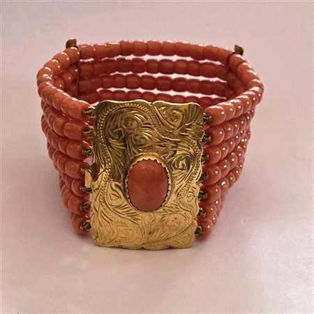 Importante bracciale in oro e corallo