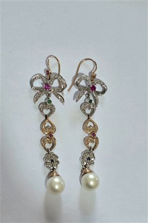 Orecchini pendenti in oro, argento, perle e pietre
