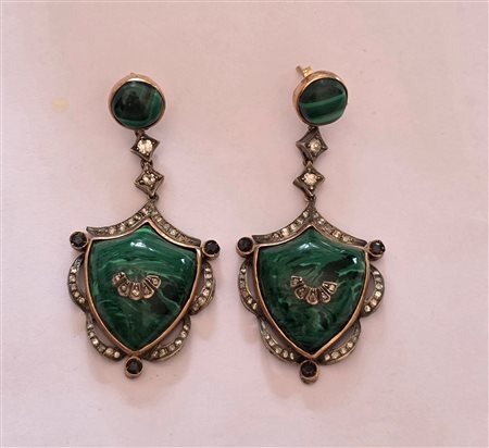 Importanti orecchini in oro malachite e diamanti