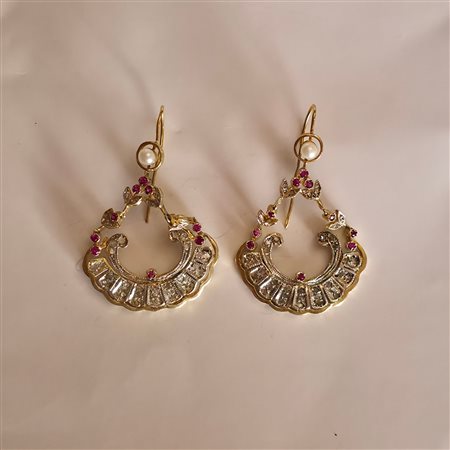 Eleganti orecchini stile Deco' in oro 333 rose di diamanti e perle