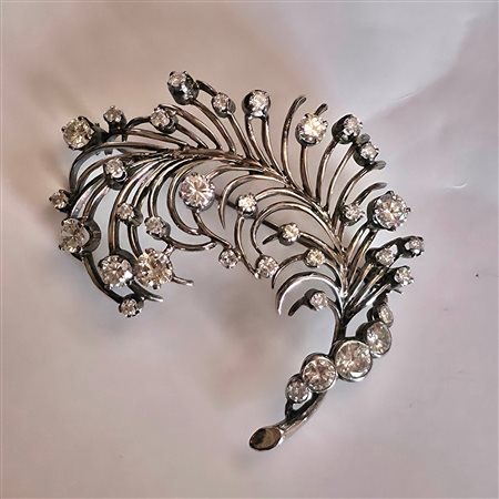 Importante spilla Deco' in oro 18 carati e diamanti