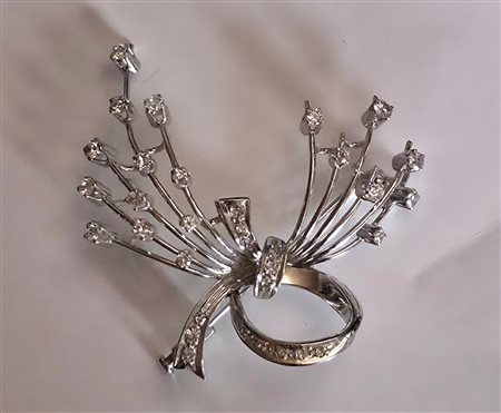 Spilla in oro bianco 18 carati e brillanti