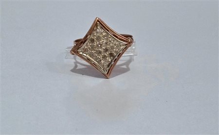 Elegante anello stile Deco' in oro 333 e rosette di diamanti