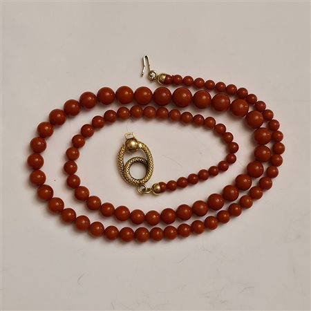 Collana in corallo rosso naturale e oro 18 carati