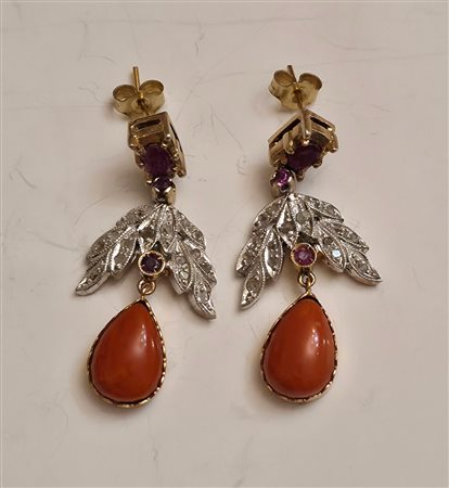Eleganti orecchini stile Deco' in oro corallo e pietre