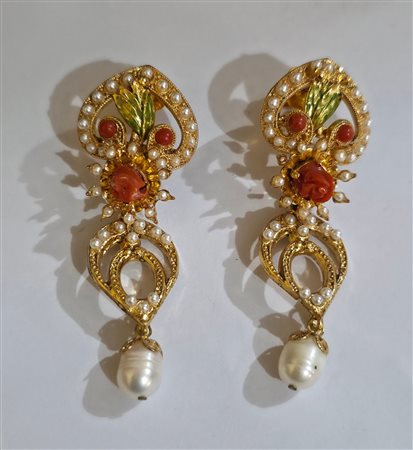 Eleganti orecchini stile Liberty