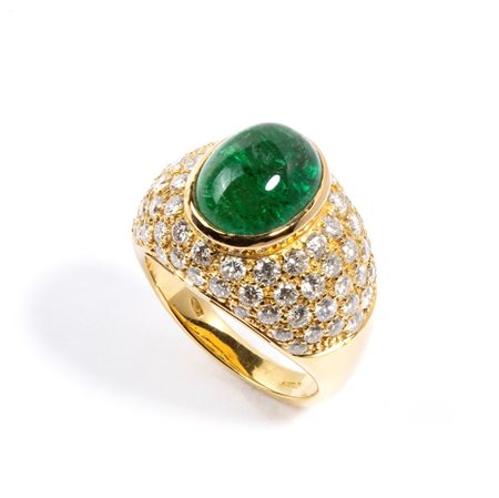 Anello in oro con smeraldo e diamanti in oro giallo 18k, incastonato con...