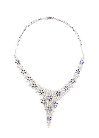 Girocollo in oro con zaffiri e diamanti In oro bianco 18k, sezione centrale...