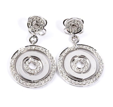 Orecchini in oro con diamanti in oro bianco 18k, incastonati con diamanti di...