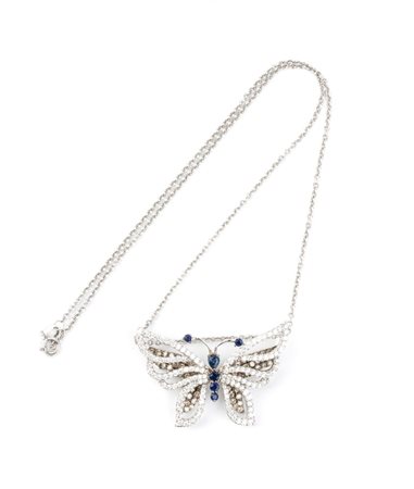 Girocollo con pendente-spilla, in oro diamanti e zaffiri In oro bianco 18k,...