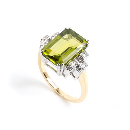 Anello in oro con peridoto e diamanti In oro giallo ed oro bianco 18k,...