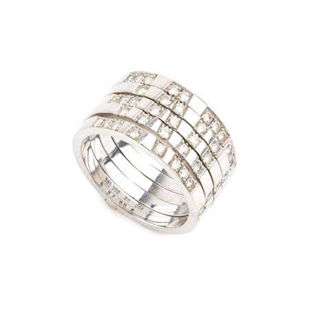 Anello in oro e diamanti In oro bianco 18k, composto da 5 sottili fasce che...