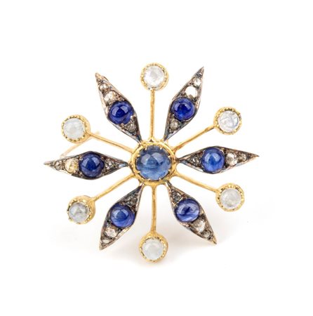 Spilla a motivo di fiore stilizzato con zaffiri, pietra di luna e diamanti In...