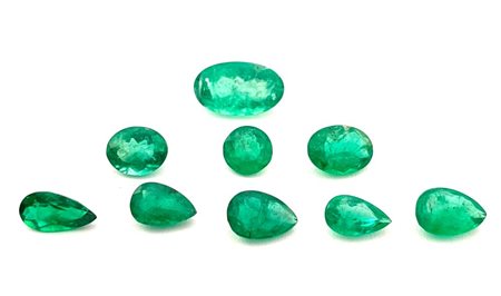 9 smeraldi naturali Brasile 3 smeraldi di forma ovale, taglio composito, 1...