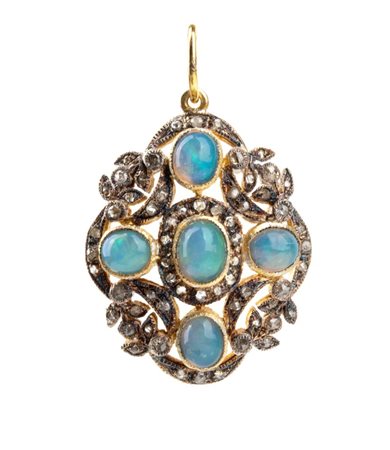 Pendente in argento dorato con opali e diamanti Traforato a motivi vegetali,...