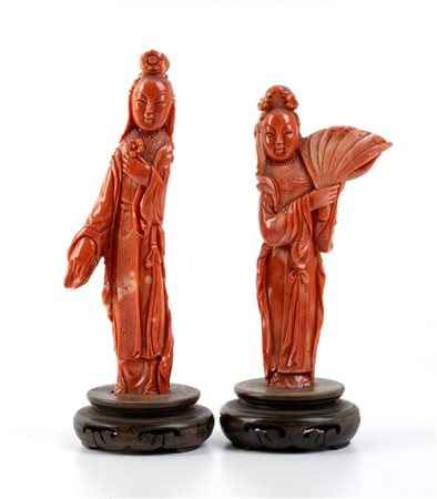 Coppia di sculture cinesi in corallo cerasuolo Periodo della Repubblica...