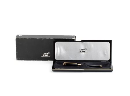 MONTBLANC Penna Noblesse stilografica corpo in pregiata resina nera e...