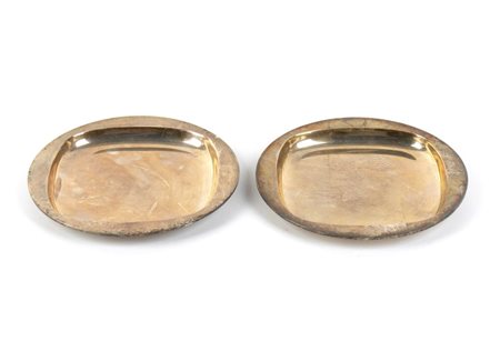 BULGARI Coppia di piattini italiani in argento 1971 Diametro: 15,5 cm. Peso...