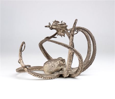 FORLENZA Candeliere scultoreo italiano in argento seconda metà del XX secolo...