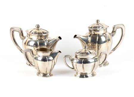 Servizio italiano da tè e caffè in argento 1935-1945 Peso totale: 1473 gr...
