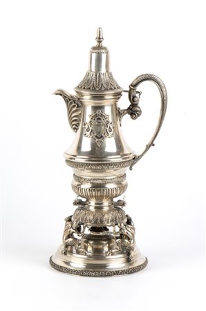 Samovar italiano in argento metà XX secolo Altezza x diametro: 40 x 16 cm....