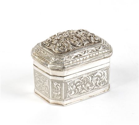 Scatola in argento Birmania, inizio XX secolo Altezza x larghezza x...