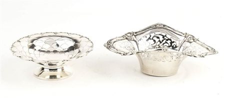 Coppia di cestini in argento Birmingham, 1906; Sheffield, 1933 I - di forma...