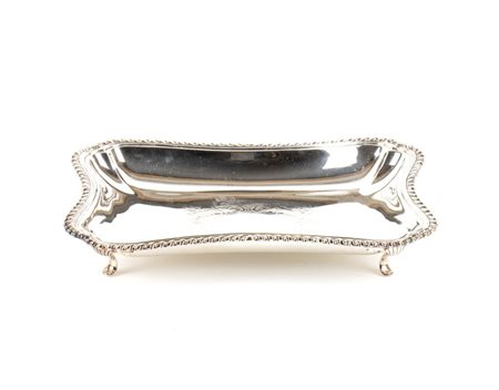 Cestino italiano in argento 1935-1945 Altezza x larghezza: 31,5 x 23 cm. Peso...