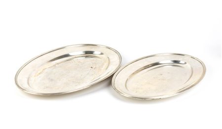 CESA Coppia di vassoi italiani in argento seconda metà del XX secolo Peso...