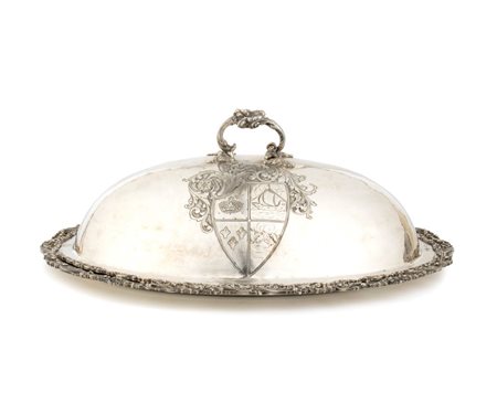 Vassoio italiano con cloche in argento Inizio XX secolo Altezza x larghezza x...
